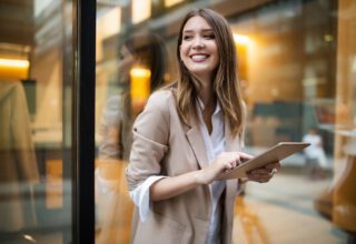 Ev Kadınlarına Dr. CLINIC ile Ek Kazanç Sağlama Fırsatı