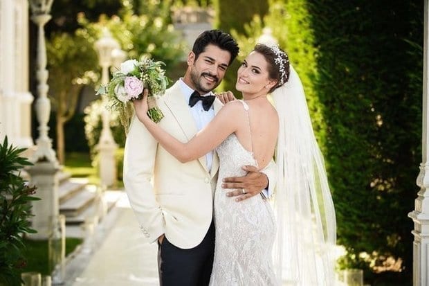 Yılın En Çok Yakışan Çftlerinden Fahriye Evcen Ve Eşi Burak Özçivit.